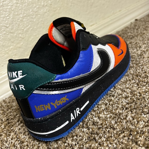 Nike Air Force 1 LowTops NYC Parks men’s size 9.5 Current average price $383 - Picture 5 of 12